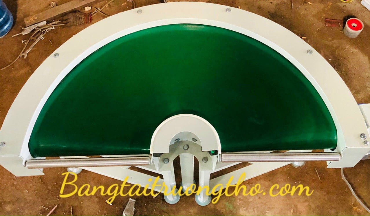 Băng tải PVC góc cong