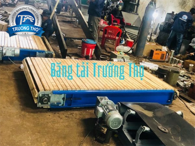 Băng tải gỗ dạng xích