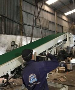 Bang tai pvc nghieng ket hop voi bang tai con lan xep